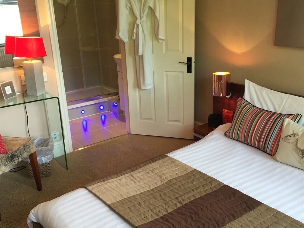 The Bijou Hotel Harrogate Exterior photo